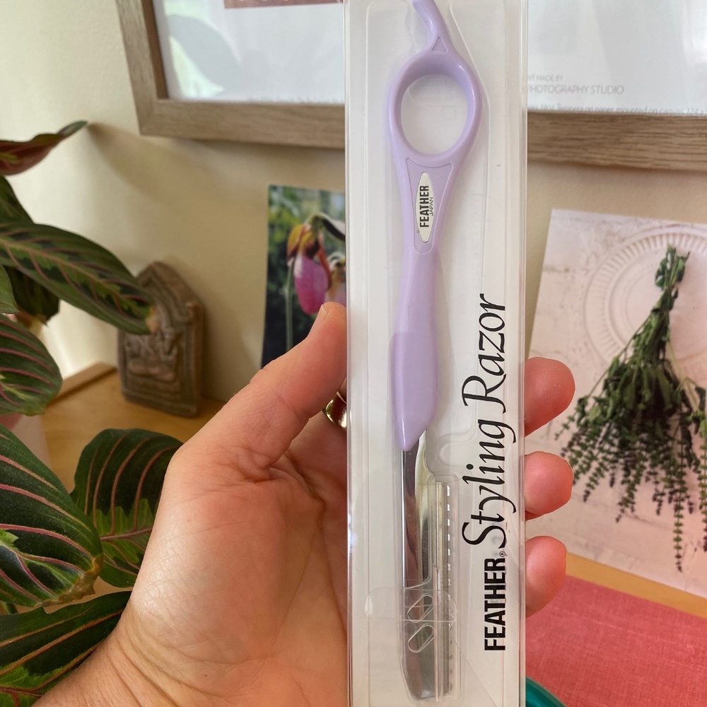 🪶 Feather Styling Razor — Jatai Lavender (Safety/Guarded Blade) | Like New!